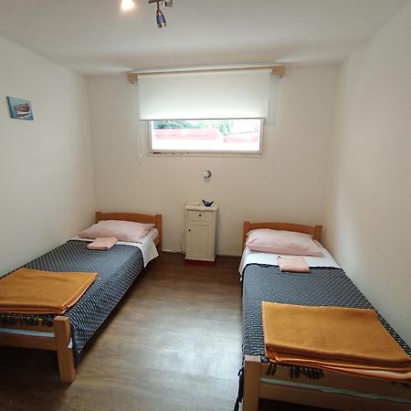 Simple Room For 2 With Bathroom Close To The Sea كلارجيفيكا المظهر الخارجي الصورة